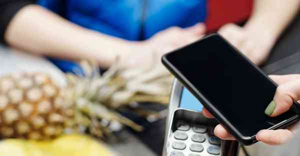 咖色配什么颜色好看显得大气