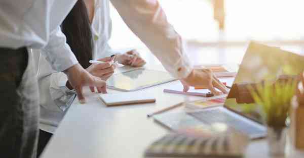 拍摄钢琴mv_排水管墙面固定器安装流程