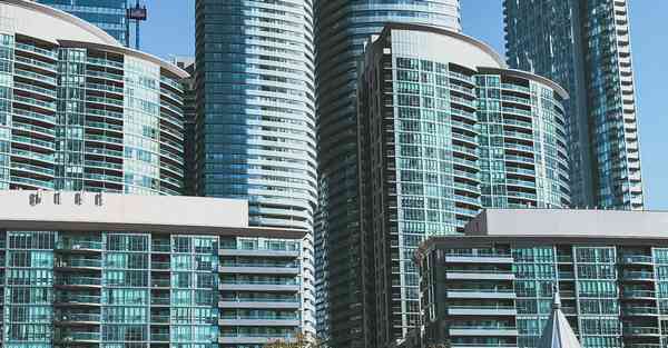 成龙拍摄mv_长脸配什么发型好看男