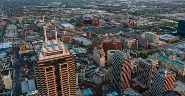 刘宇宁mv躺在水里