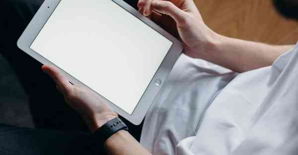 成龙拍摄mv_长脸配什么发型好看男